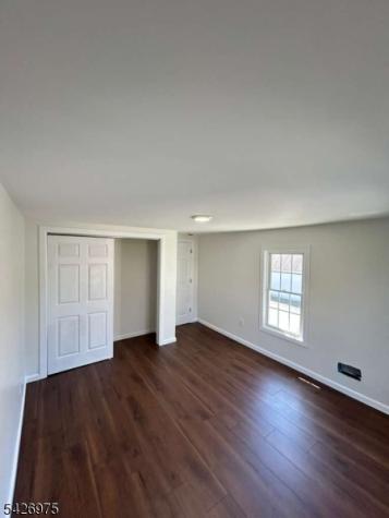 8 Hampton Street Newton NJ 07860
