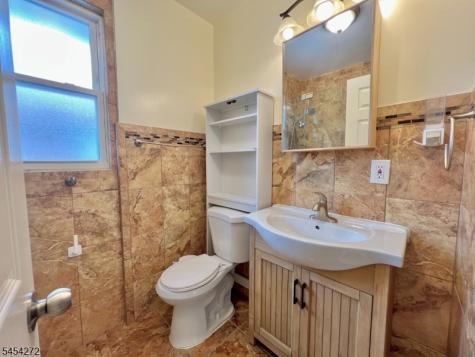 420 Lakeview Avenue Clifton NJ 07011