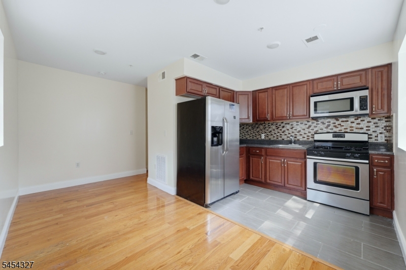 232 Shephard Avenue Newark NJ 07112