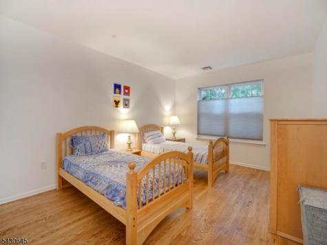 92 Willow Street Bloomfield NJ 07003