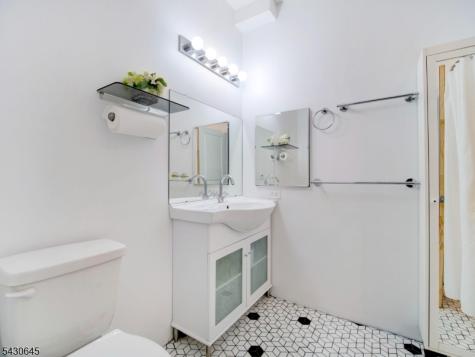 92 Willow Street Bloomfield NJ 07003