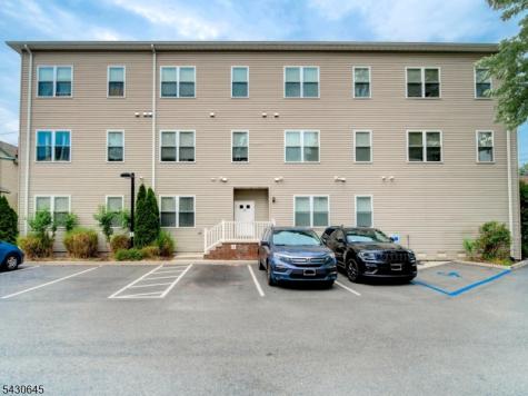 92 Willow Street Bloomfield NJ 07003