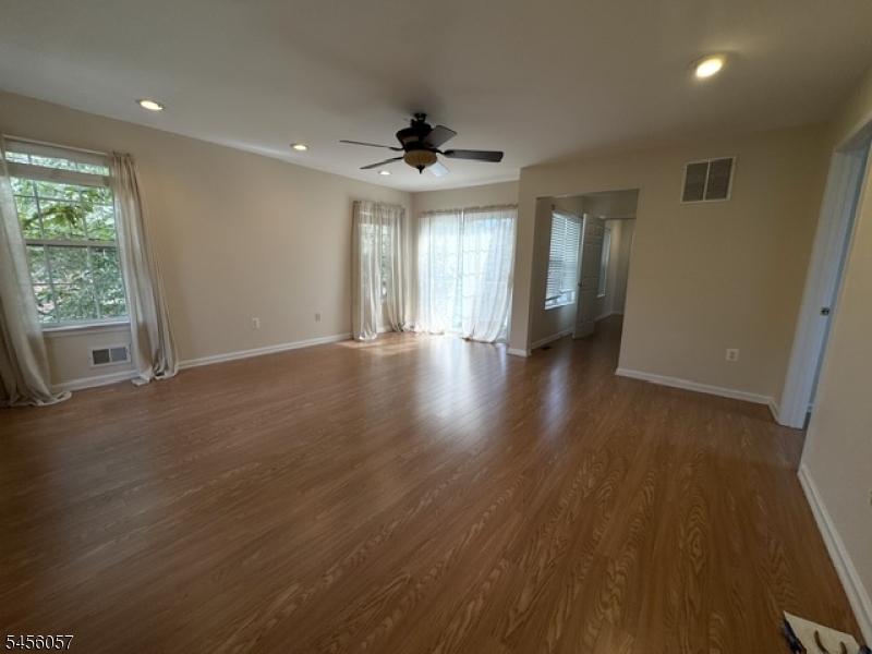 10 Park Square Metuchen NJ 08840