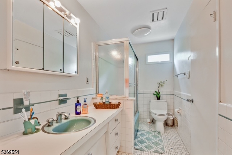 44 Brandon Avenue Livingston NJ 07039