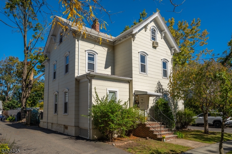 33 Monroe Place Bloomfield NJ 07003