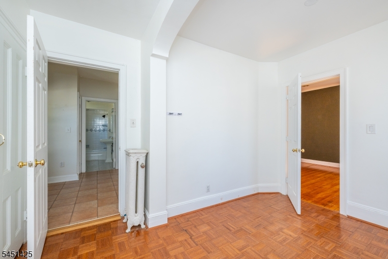 33 Monroe Place Bloomfield NJ 07003