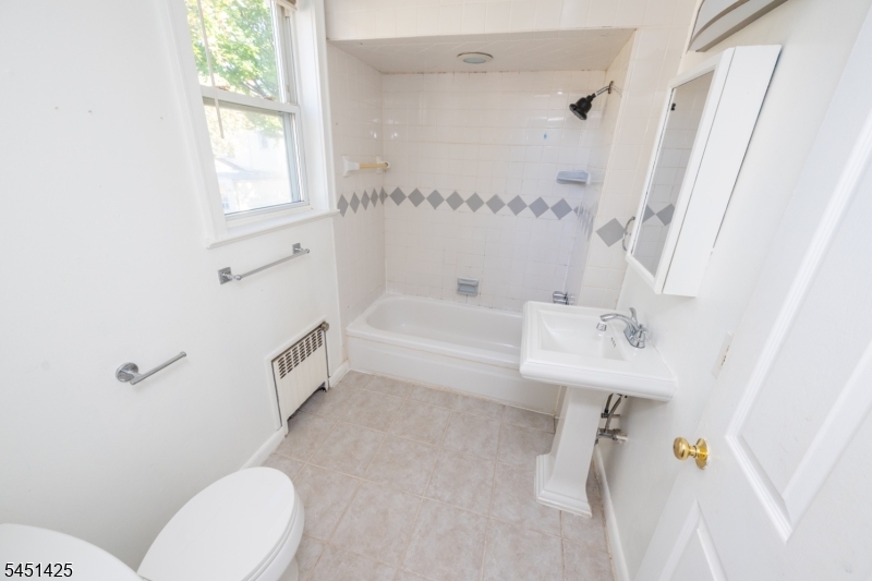 33 Monroe Place Bloomfield NJ 07003