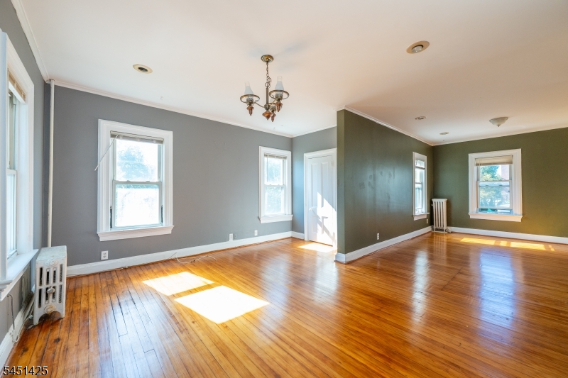 33 Monroe Place Bloomfield NJ 07003