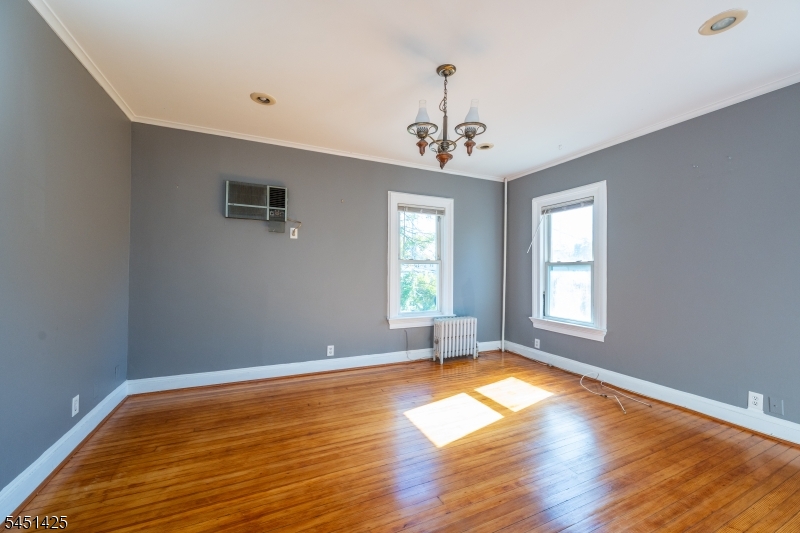 33 Monroe Place Bloomfield NJ 07003