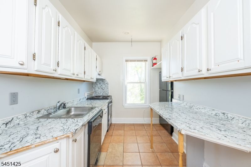 33 Monroe Place Bloomfield NJ 07003