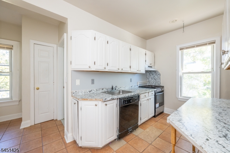 33 Monroe Place Bloomfield NJ 07003