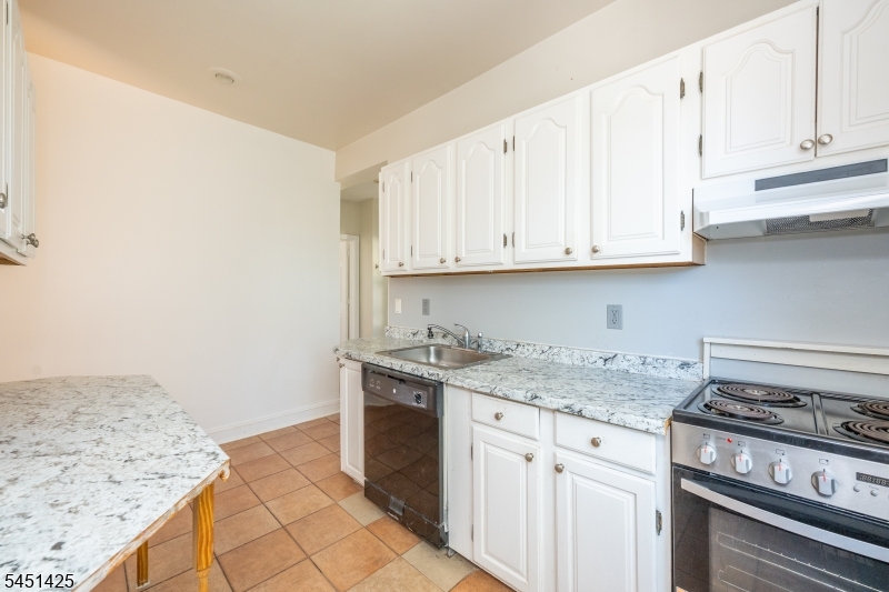 33 Monroe Place Bloomfield NJ 07003