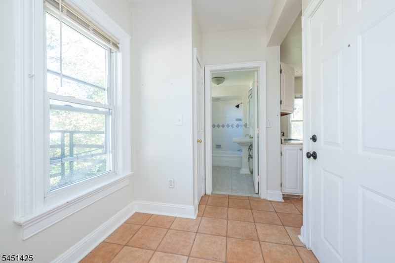 33 Monroe Place Bloomfield NJ 07003