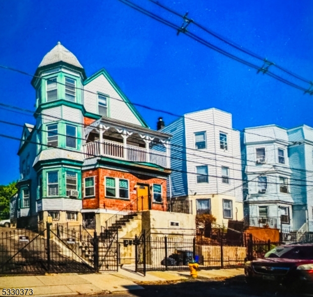 681 South 17th Newark NJ 07103