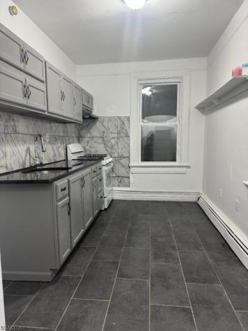 681 South 17th Newark NJ 07103