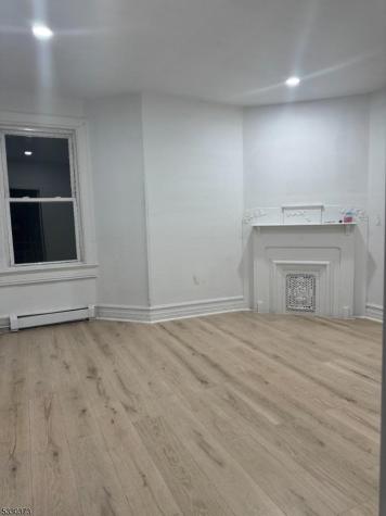 681 South 17th Newark NJ 07103