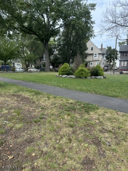 22 Homestead Park Newark NJ 07108