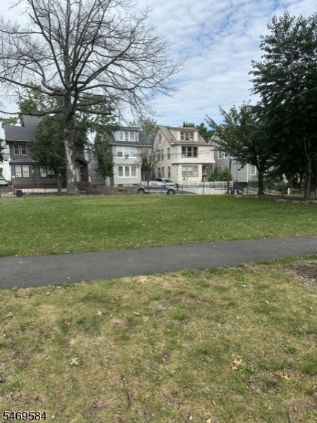 22 Homestead Park Newark NJ 07108
