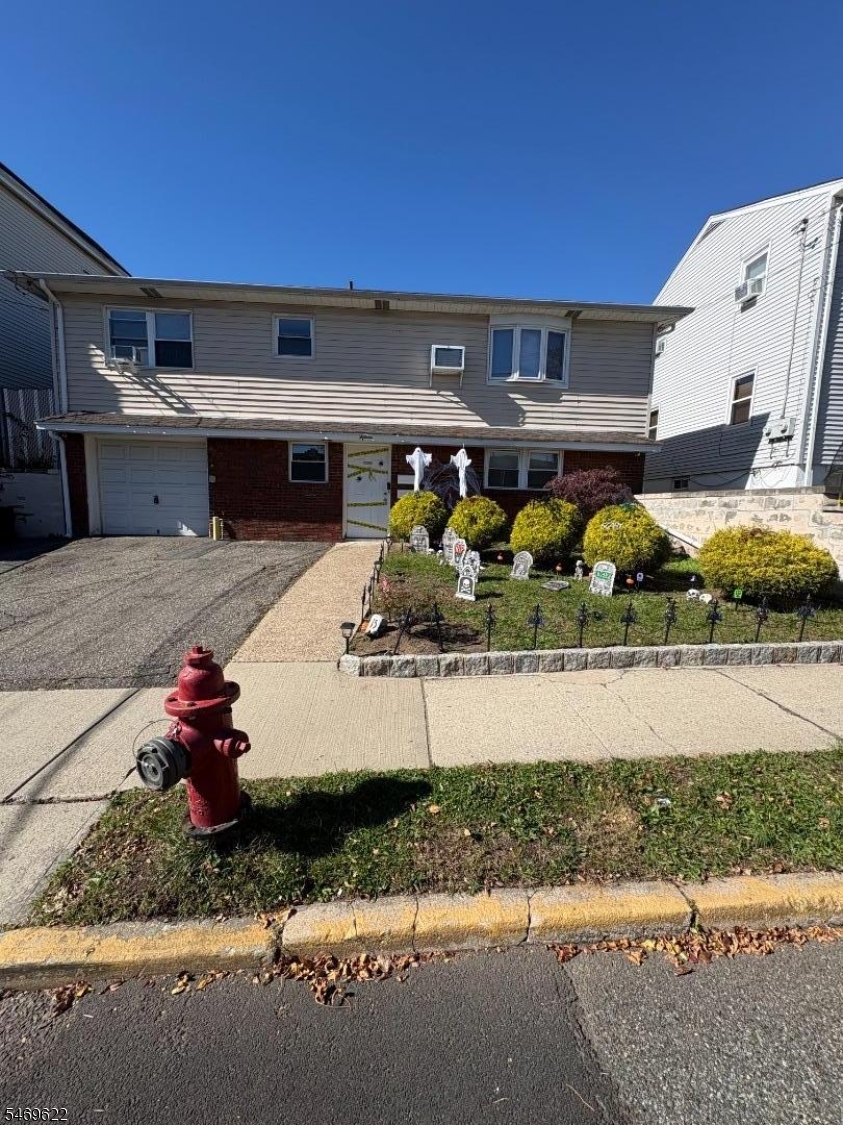 15 Dell Glen Avenue Lodi NJ 07644