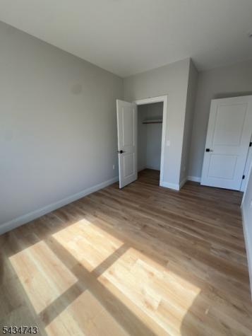 484 S 19th St 1st Fl Newark NJ 07103