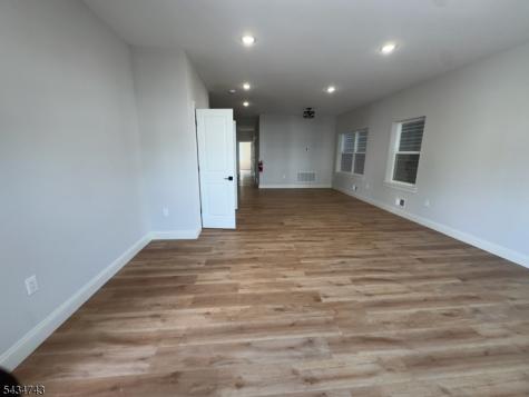 484 S 19th St 1st Fl Newark NJ 07103