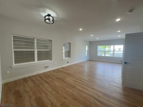 484 S 19th St 1st Fl Newark NJ 07103