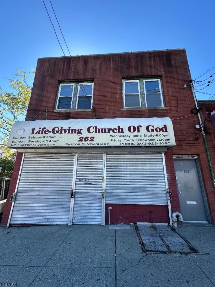 264 Lyons Avenue Newark NJ 07112