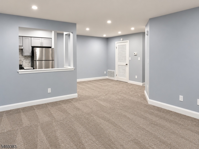 1124 Waterford Drive Edison NJ 08817