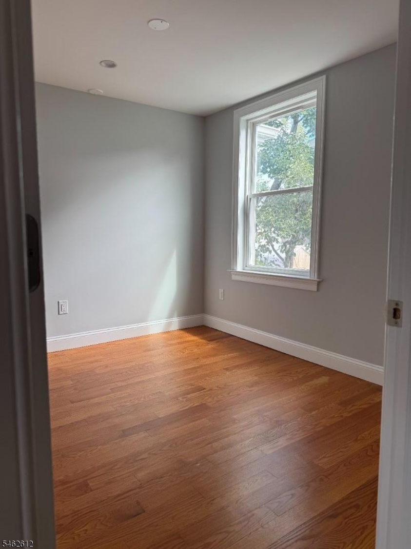 229 Thomas Avenue Lyndhurst NJ 07071