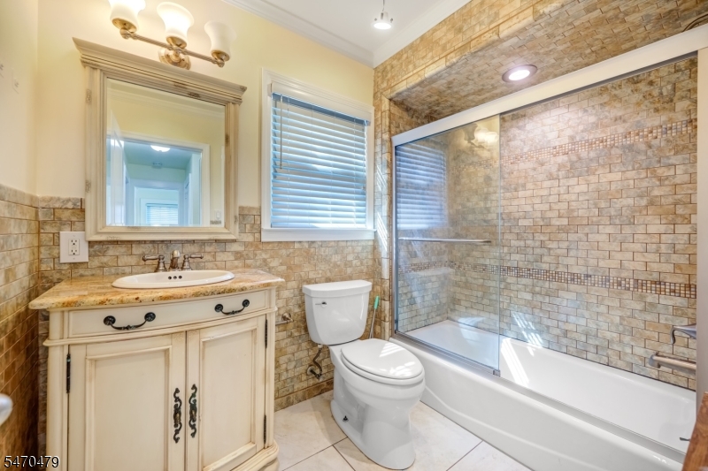 466 Beardsley Avenue Bloomfield NJ 07003