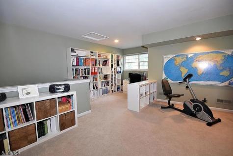 12 Mcmanus Court West Orange NJ 07052