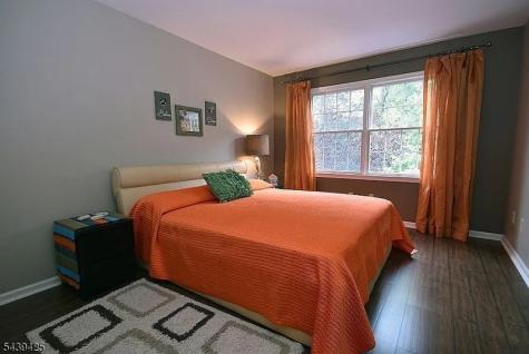 12 Mcmanus Court West Orange NJ 07052