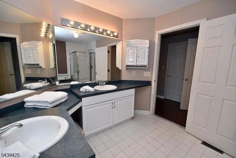 12 Mcmanus Court West Orange NJ 07052