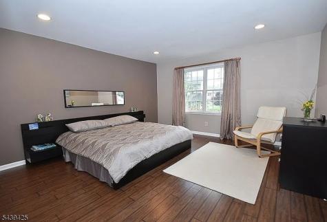 12 Mcmanus Court West Orange NJ 07052