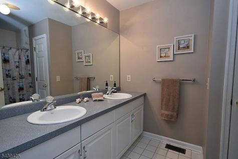 12 Mcmanus Court West Orange NJ 07052
