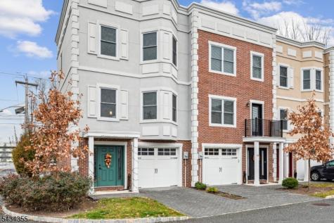 25 Stonybrook Circle Fairfield NJ 07004