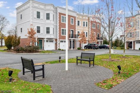 25 Stonybrook Circle Fairfield NJ 07004