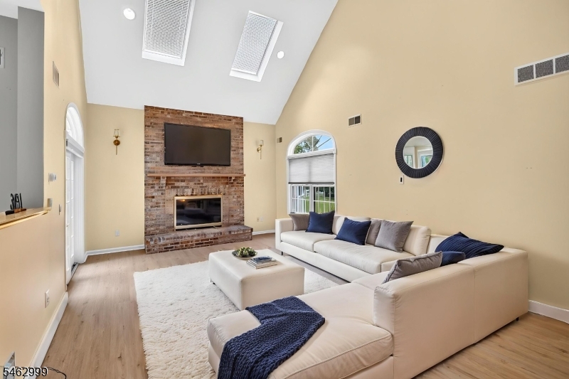 15 Scenic Drive Ewing NJ 08628