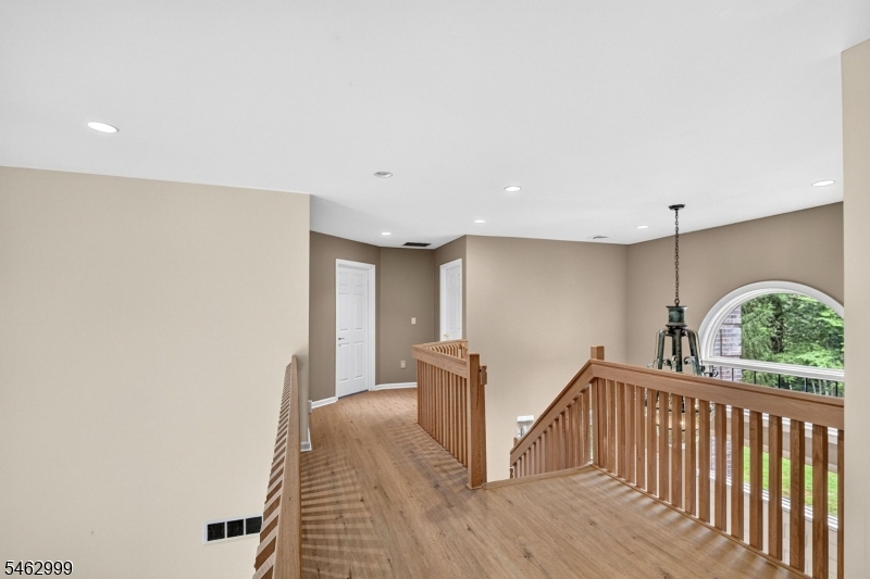 15 Scenic Drive Ewing NJ 08628