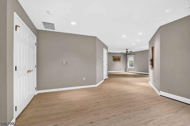 15 Scenic Drive Ewing NJ 08628