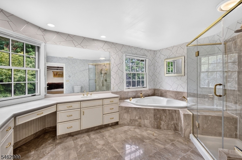 15 Scenic Drive Ewing NJ 08628