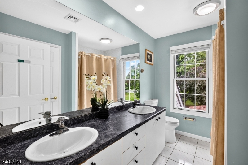 15 Scenic Drive Ewing NJ 08628