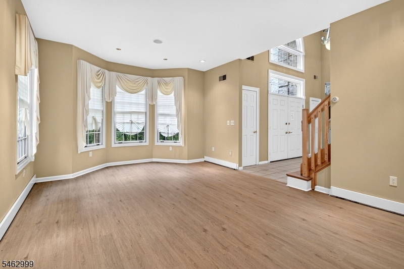 15 Scenic Drive Ewing NJ 08628