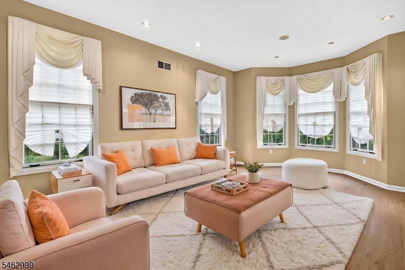 15 Scenic Drive Ewing NJ 08628