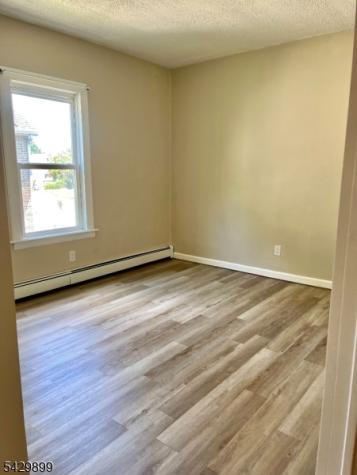 15 9TH Avenue East Orange NJ 07018