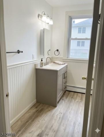 15 9TH Avenue East Orange NJ 07018