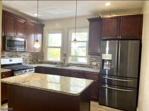 15 9TH Avenue East Orange NJ 07018