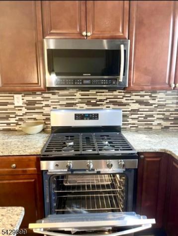 15 9TH Avenue East Orange NJ 07018