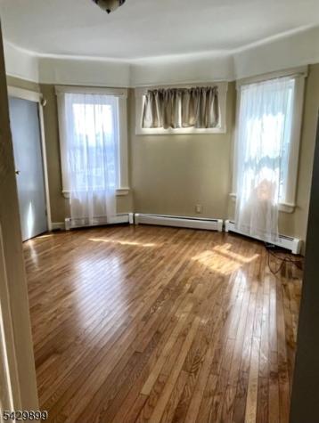 15 9TH Avenue East Orange NJ 07018