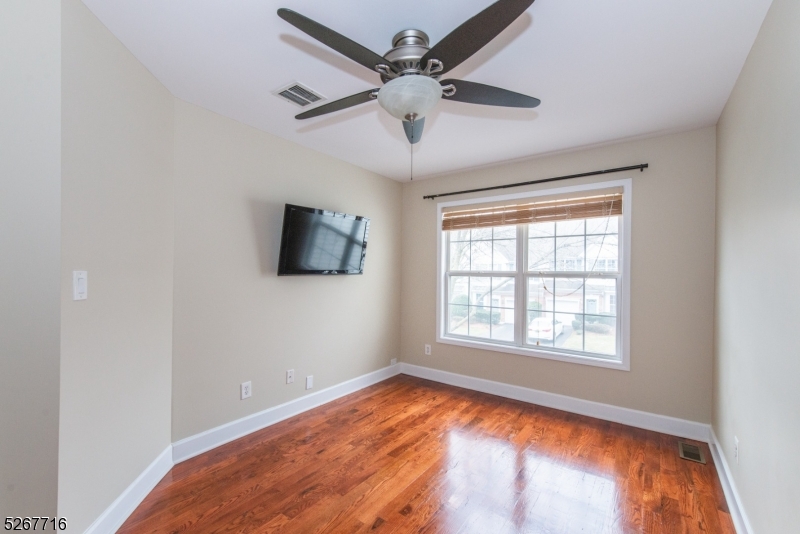 124 Stratford Drive Nutley NJ 07110